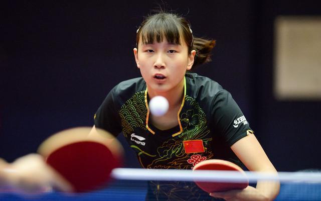 拉横幅抗议 拉横幅抗议