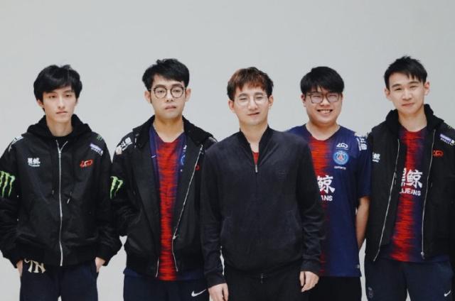 始连续换人 始连续换人